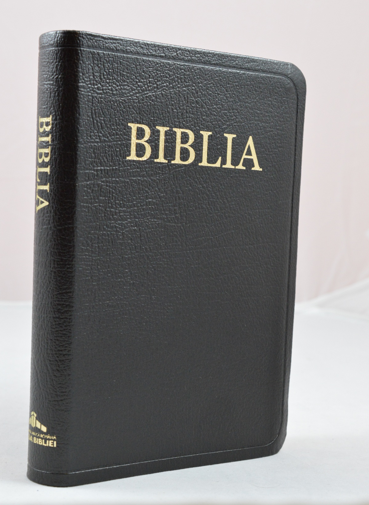 Biblia marime medie, din piele, neagra, fermoar, index [053 PFI]