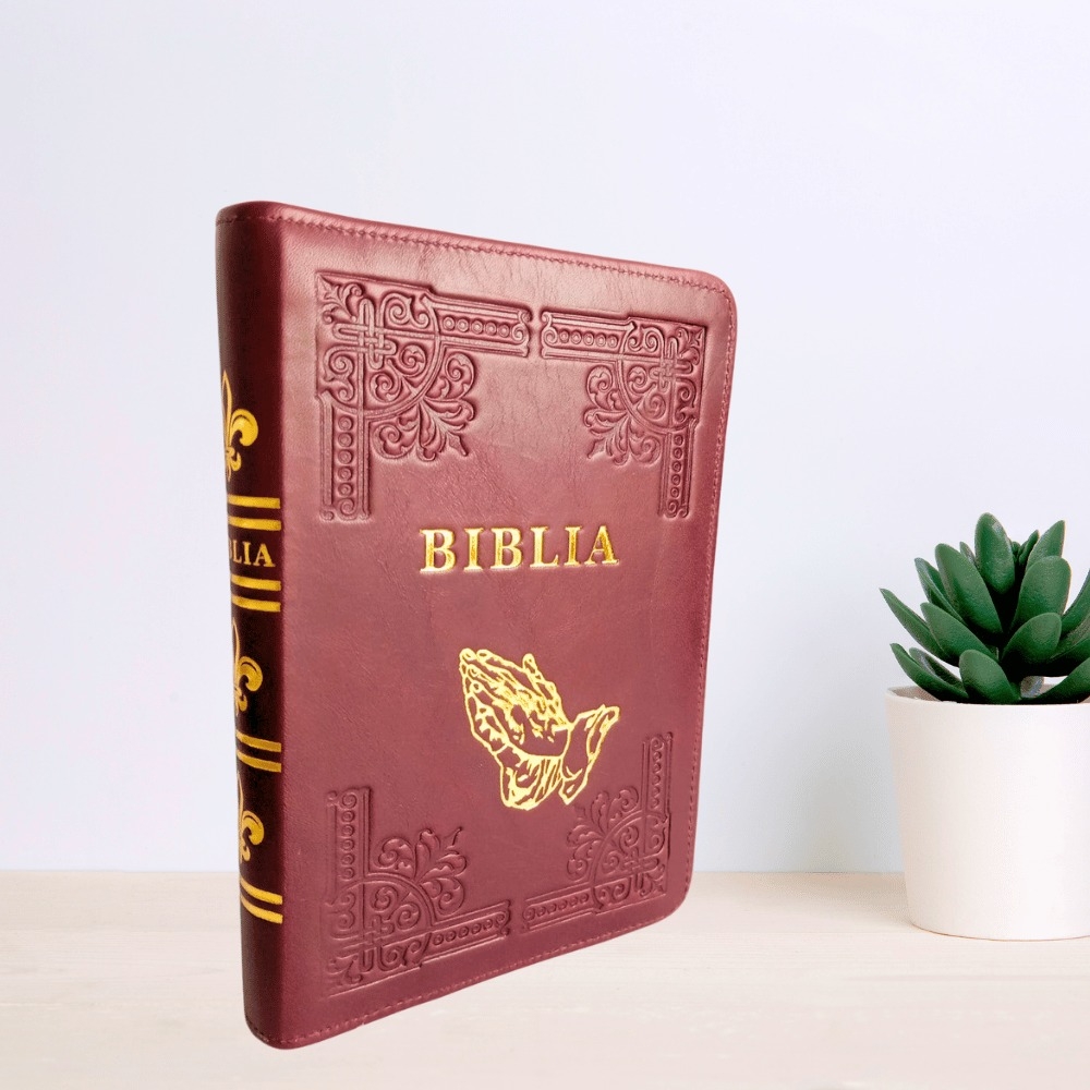 Biblia din piele, handmade, marime medie, culoare bordo, fermoar, simbol maini in rugaciune, margini aurii cu index, cuv. lui Isus cu rosu [057 HM]