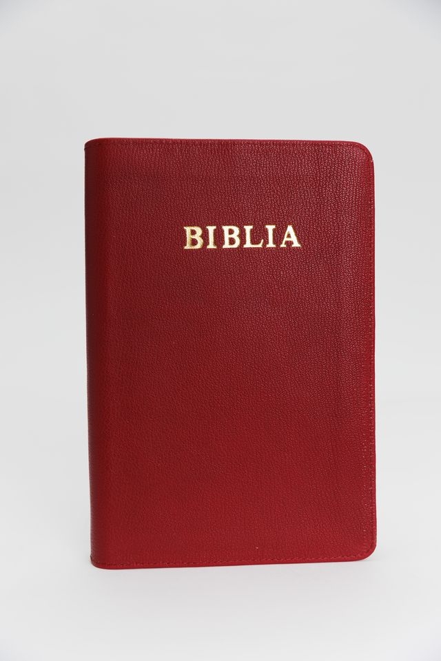 Biblie mare, piele, culoare rosu inchis, fermoar, index, margini aurii, cuv. Isus cu rosu [SI 073 PFI]