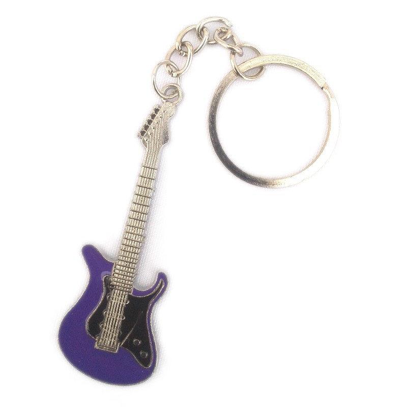 Breloc din metal- chitara (mov) Breloc din metal- chitara (mov)