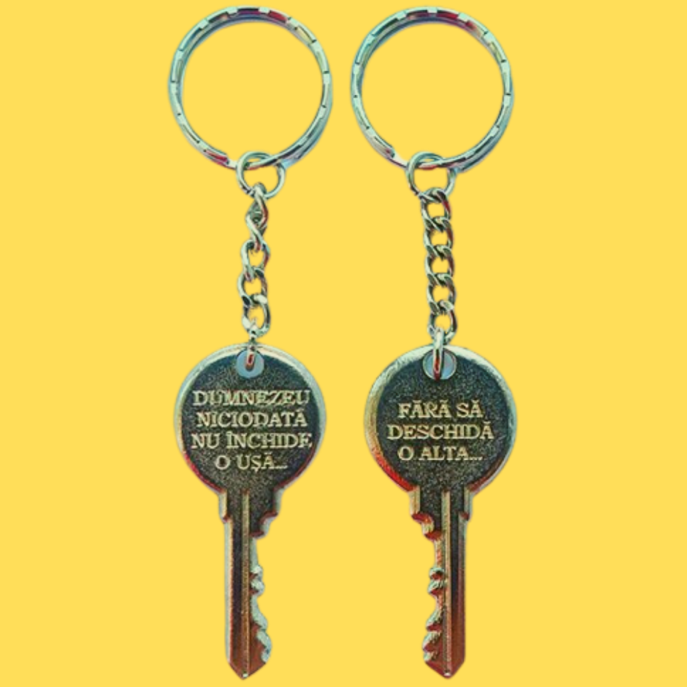 Brelocuri crestine fata/verso - Dumnezeu niciodata nu inchide o usa / Fara sa deschida o alta (galben vintage) Brelocuri crestine fata/verso - Dumnezeu niciodata nu inchide o usa / Fara sa deschida o alta (galben vintage)
