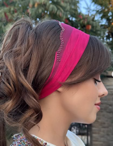 Batic din tul - roz fucsia cu pietre pe margine Batic din tul - roz fucsia cu pietre pe margine