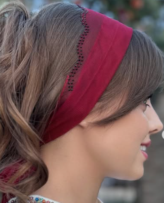 Batic din tul - visiniu cu pietre pe margine Batic din tul - visiniu cu pietre pe margine