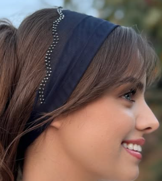 Batic din tul - albastru inchis cu pietre pe margine Batic din tul - albastru inchis cu pietre pe margine