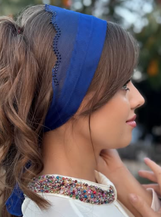 Batic din tul - albastru cu pietre pe margine Batic din tul - albastru cu pietre pe margine