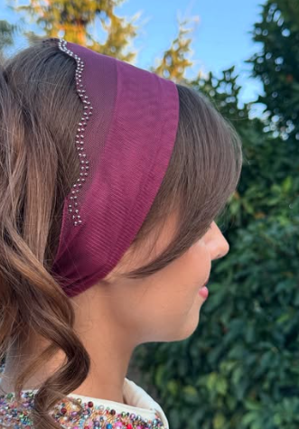 Batic din tul - visina putreda cu pietre pe margine Batic din tul - visina putreda cu pietre pe margine