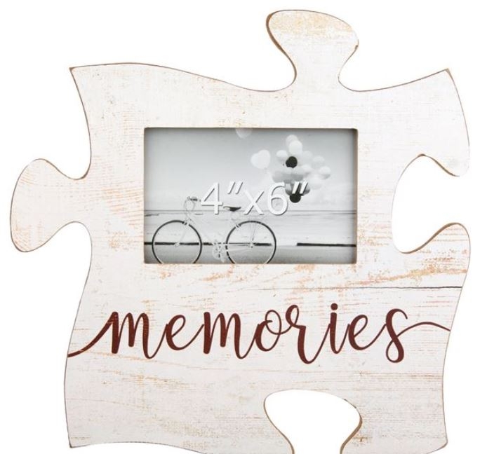 Rama foto din lemn, vintage, Puzzle - Memories - 1 poza de 15x10cm Rama foto din lemn, vintage, Puzzle - Memories - 1 poza de 15x10cm