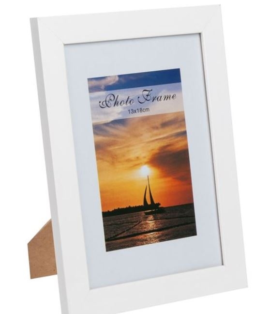 Rama foto din lemn, alba - 1 poza de 13x18cm Rama foto din lemn, alba - 1 poza de 13x18cm