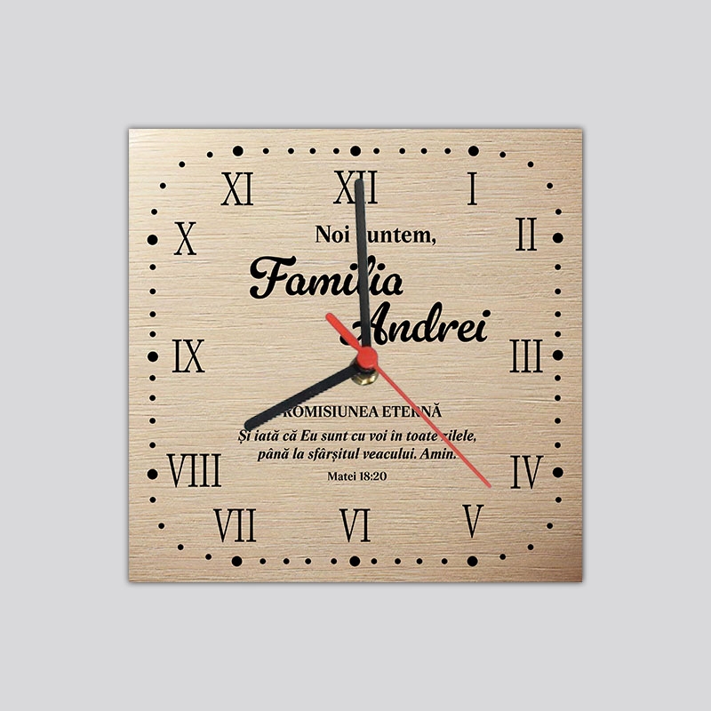 Ceas personalizat cu verset biblic și numele de familie