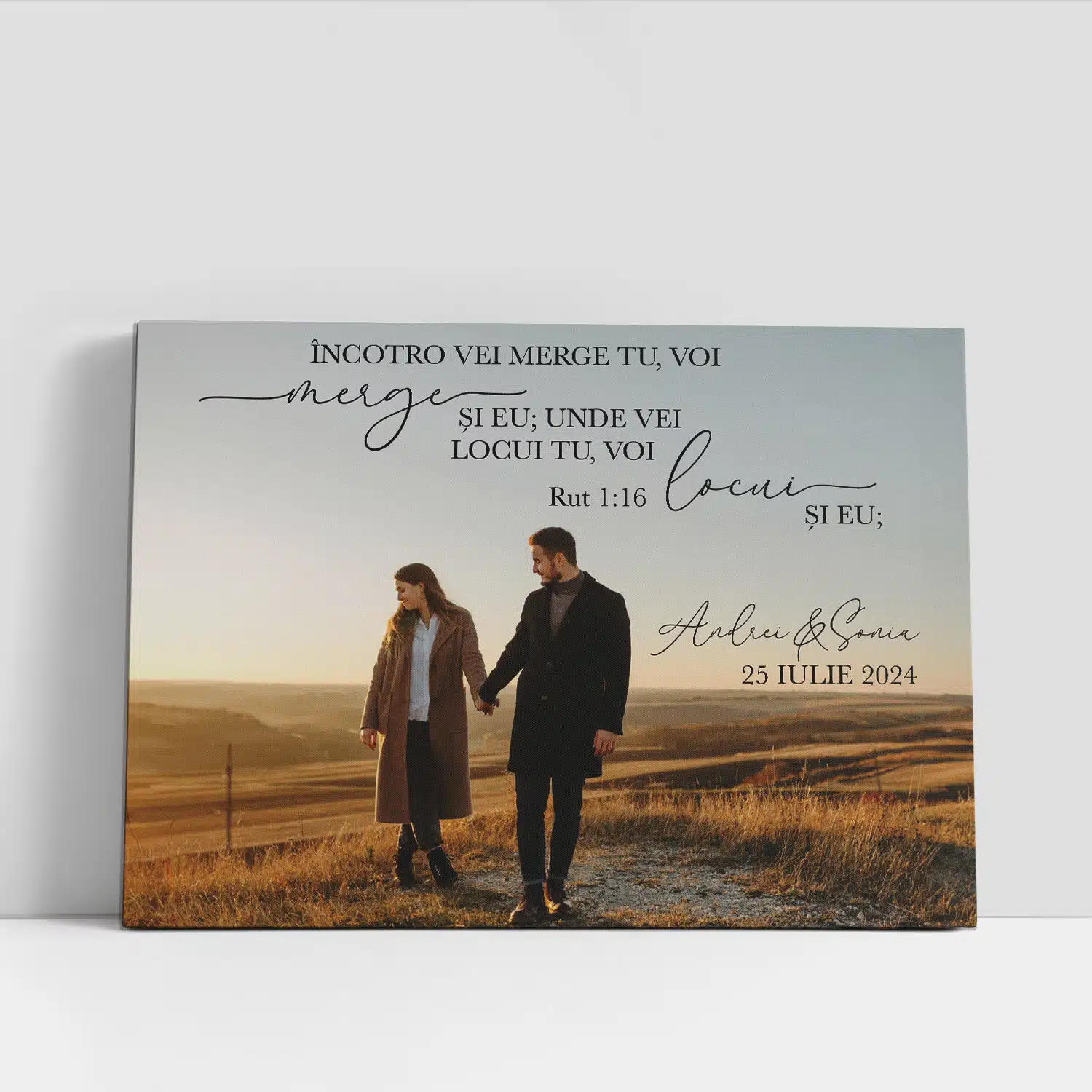 Tablou crestin canvas personalizat cu poză, două nume și dată – Cuplu Tablou crestin canvas personalizat cu poză, două nume și dată – Cuplu