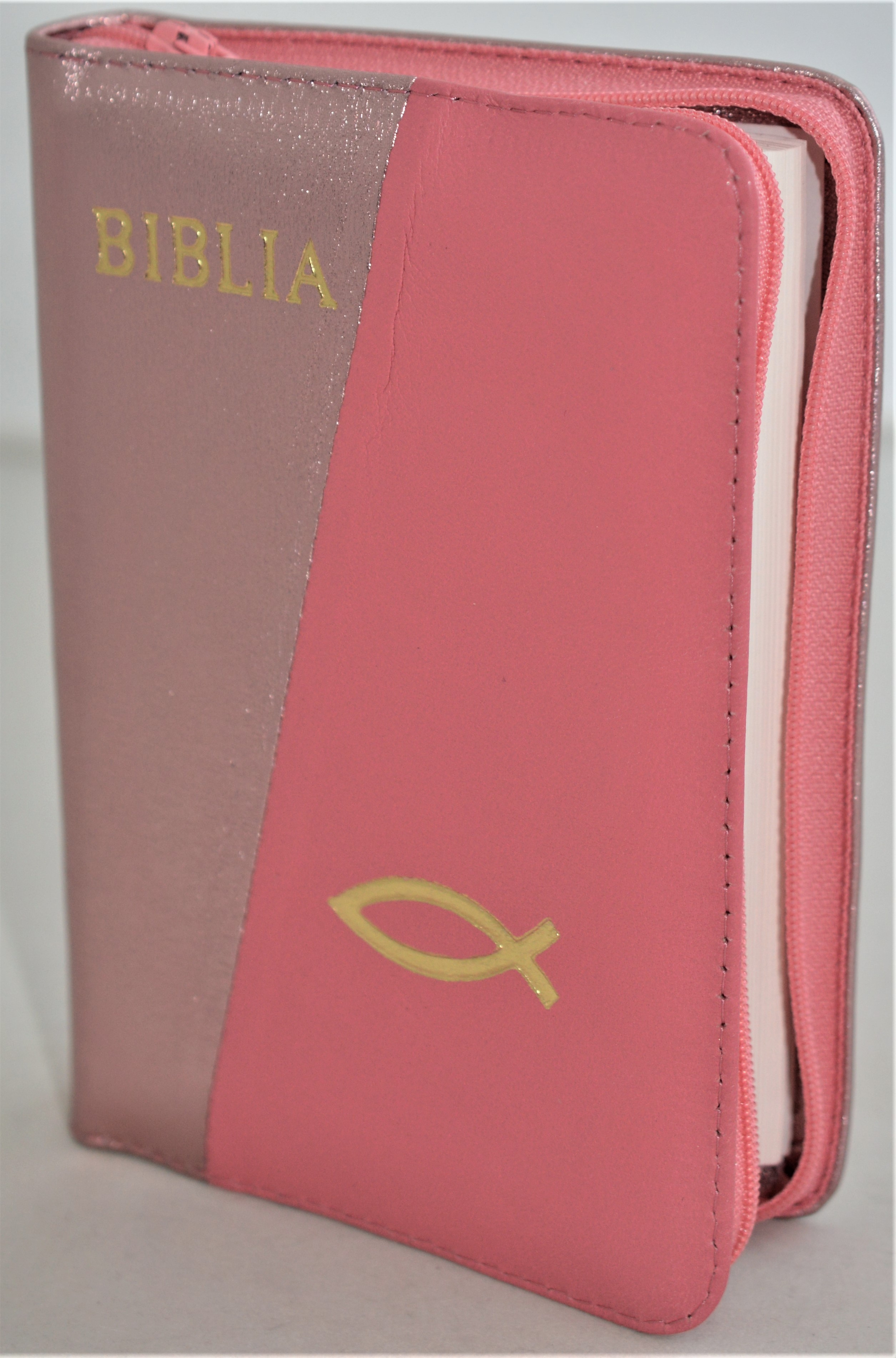 Biblie din piele, mica, culoare roz sidef / roz coral, fermoar, margini albe, simbolul peste, cuv. lui Isus in rosu [043 PF]