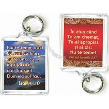Breloc cu versete: dublu mesaj- Nu te teme, caci Eu sunt cu tine... Isaia 41.10/ Verso: In ziua cand Te-am chemat, Te-ai apropiat... Breloc cu versete: dublu mesaj- Nu te teme, caci Eu sunt cu tine... Isaia 41.10/ Verso: In ziua cand Te-am chemat, Te-ai apropiat...