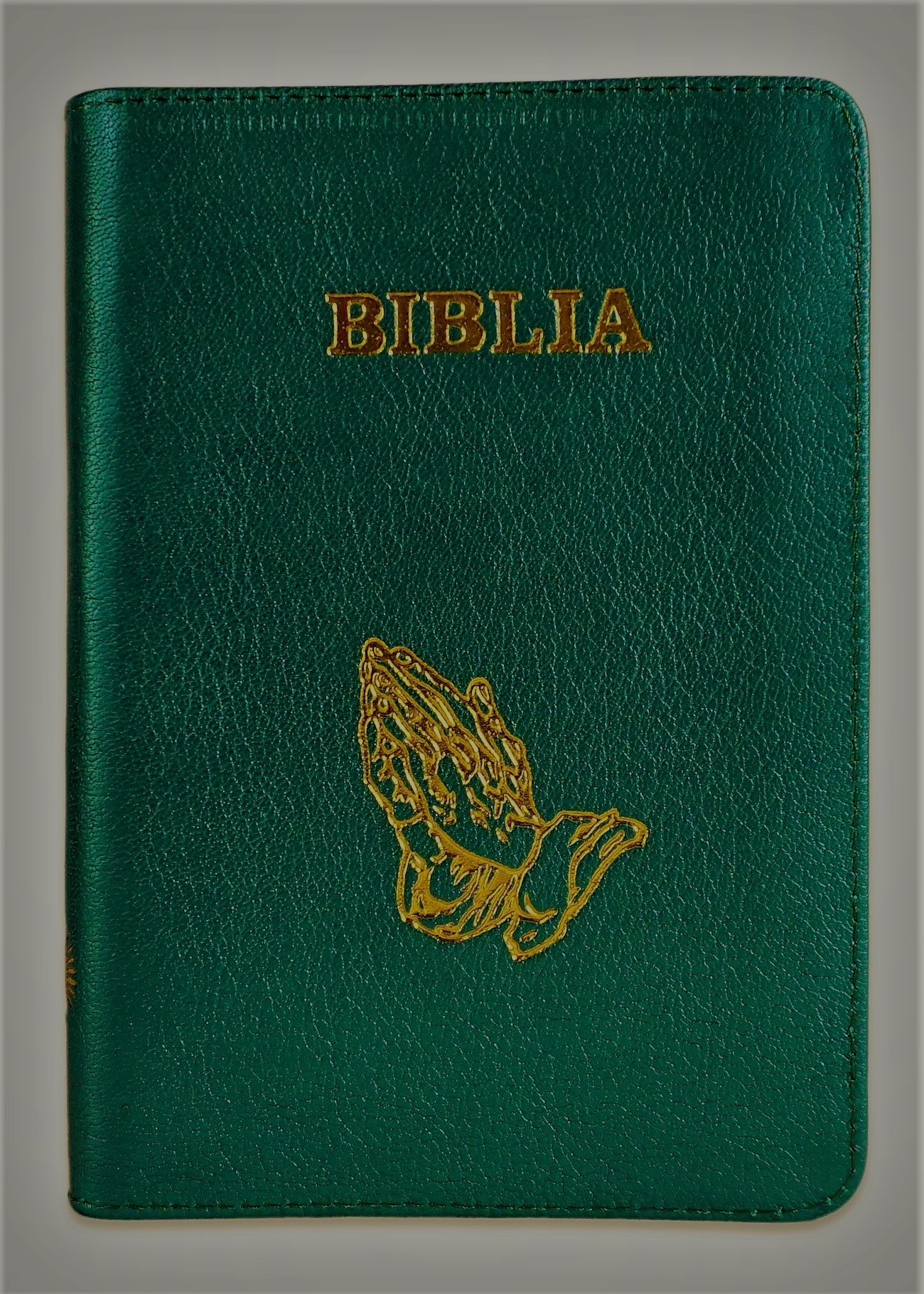 Biblie din piele,marime mica, culoare, verde iarbă, fermoar, margini albe, simbolul maini in rugaciune, cuv. lui Isus in rosu [043 PF]
