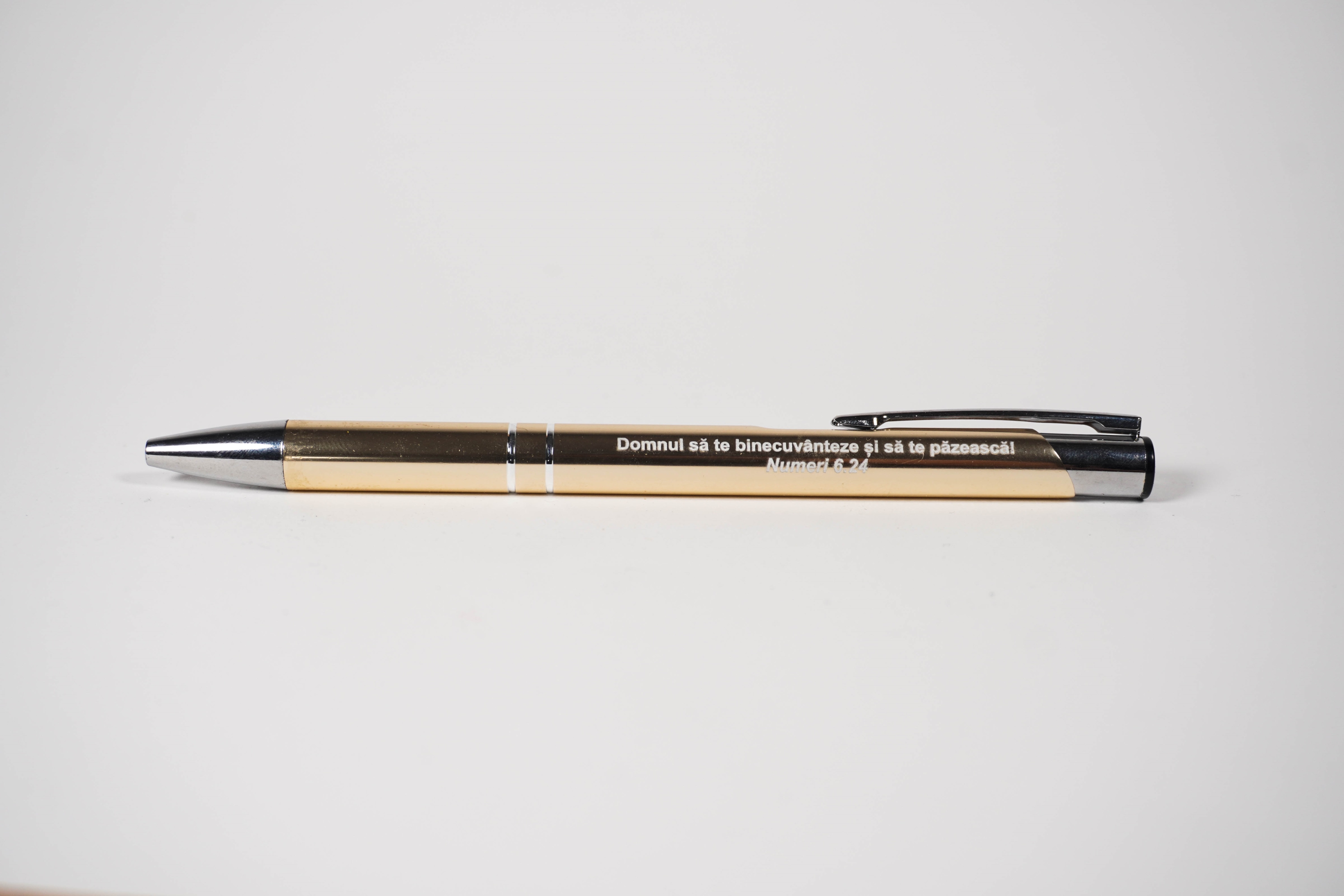 Pix cu mesaj crestin - "Domnul să te binecuvinteze și să te păzească" (auriu)) Pix cu mesaj crestin - "Domnul să te binecuvinteze și să te păzească" (auriu))