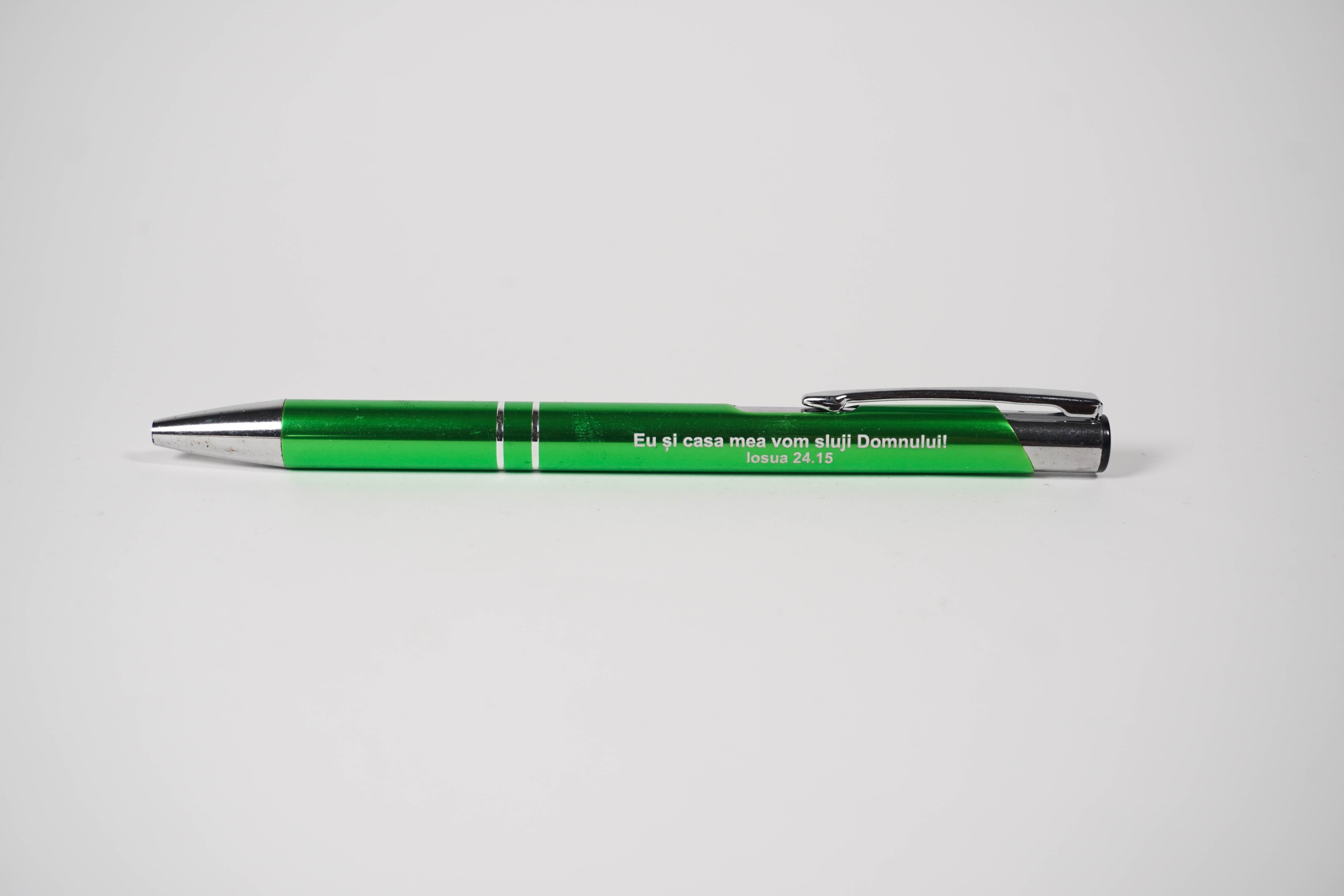 Pix cu mesaj crestin - "Eu și casa mea vom sluji Domnului!" (verde) Pix cu mesaj crestin - "Eu și casa mea vom sluji Domnului!" (verde)