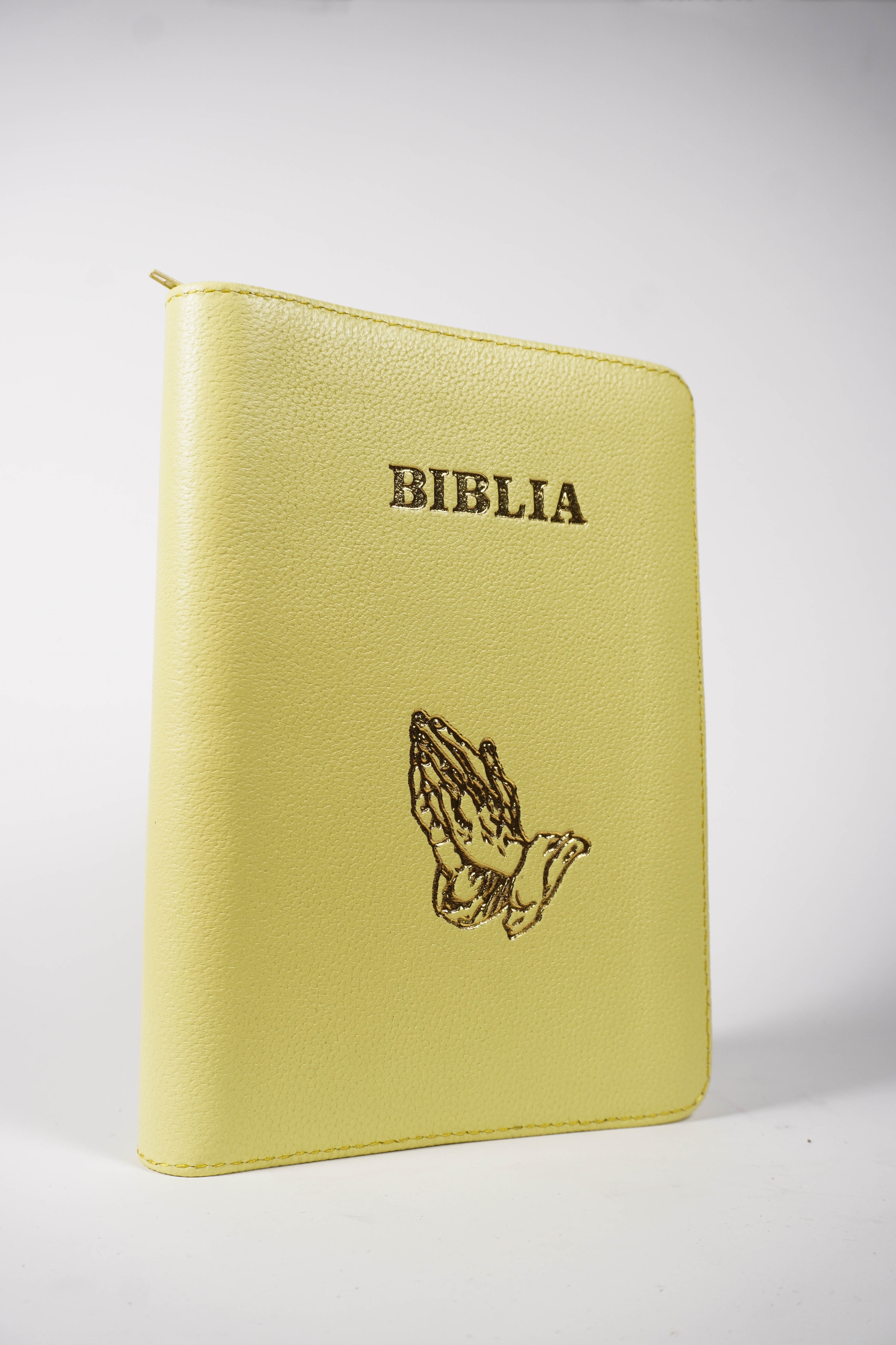 Biblie din piele, marime medie, culoare, galben, fermoar, margini albe, simbol maini in rugaciune, cuv. lui Isus cu rosu [053]