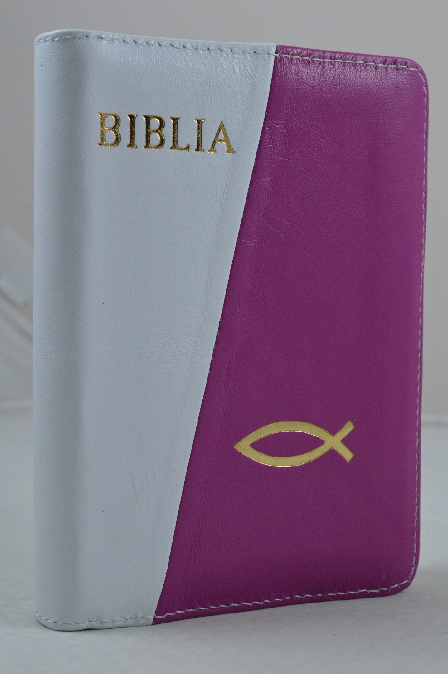 Biblie din piele, dimensiune mica, alb/ roz inchis, fermoar, simbol peste, cuv. lui Isus in rosu [043 A]