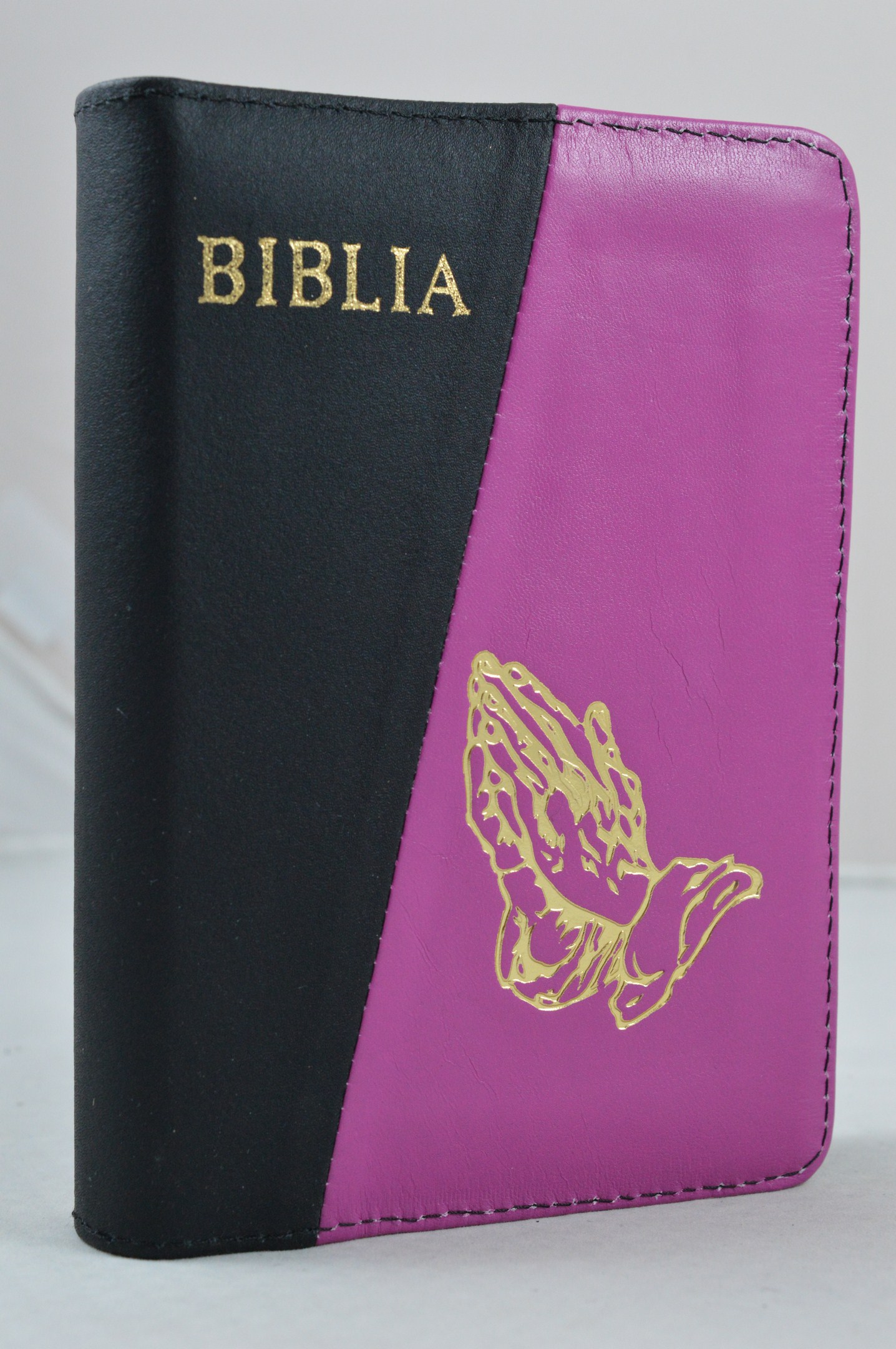 Biblie din piele, dimensiune mica, negru/magenta , simbol maini in ruga, cuv. lui Isus in rosu [043 A]