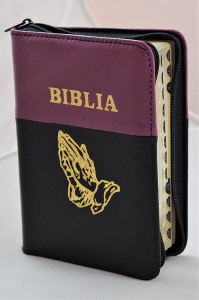 Biblia format mic, din piele, culoare negru/mov, index, fermoar, margini argintii, simbolul maini in ruga, cuv. lui Isus in rosu [047 PFI]