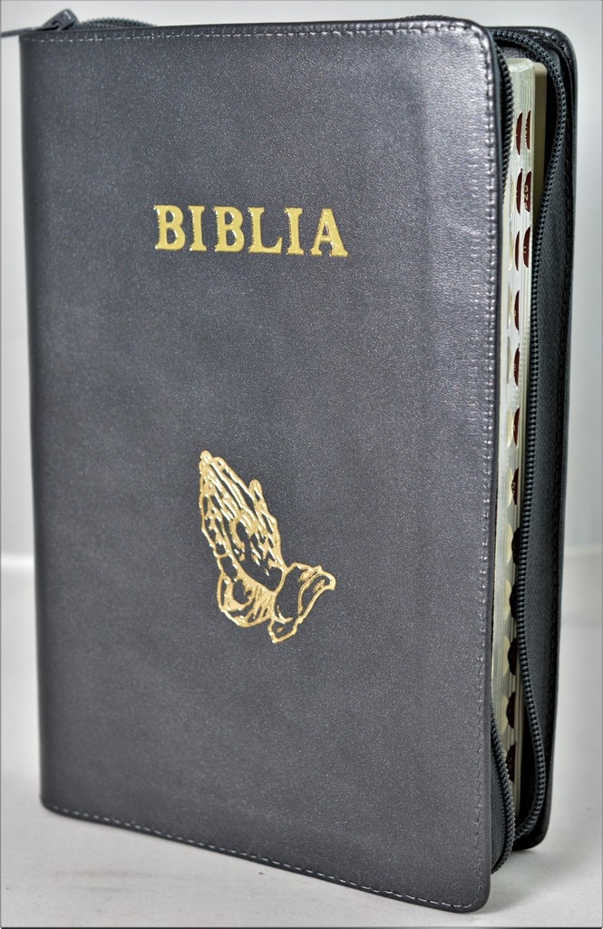 Biblia NTR (Noua Traducere), coperta piele, gri inchis, simbol maini in ruga, fermoar, argintata - editia 3 revizuita Biblia NTR (Noua Traducere), coperta piele, gri inchis, simbol maini in ruga, fermoar, argintata - editia 3 revizuita