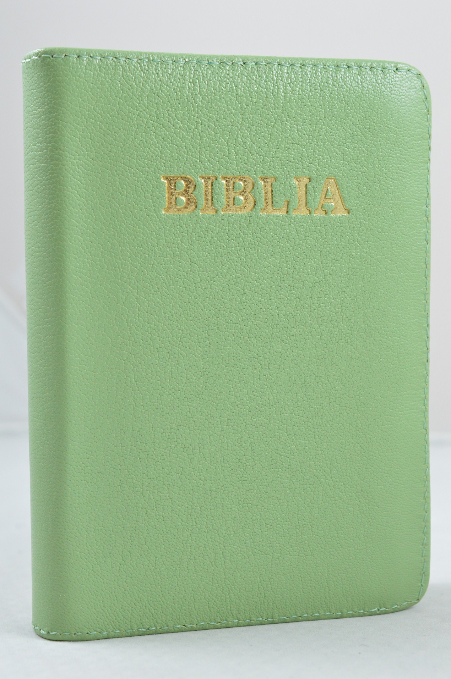 Biblie din piele, dimensiune mica, verde deschis, fermoar, simbol simpla, cuv. lui Isus in rosu [043 A]
