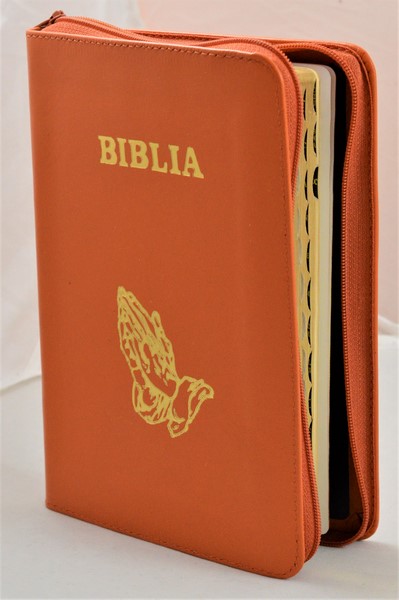 Biblie de lux, medie, din piele, portocalie, index, aurita, fermoar, simbolul maini in ruga [SI 057 PFI]