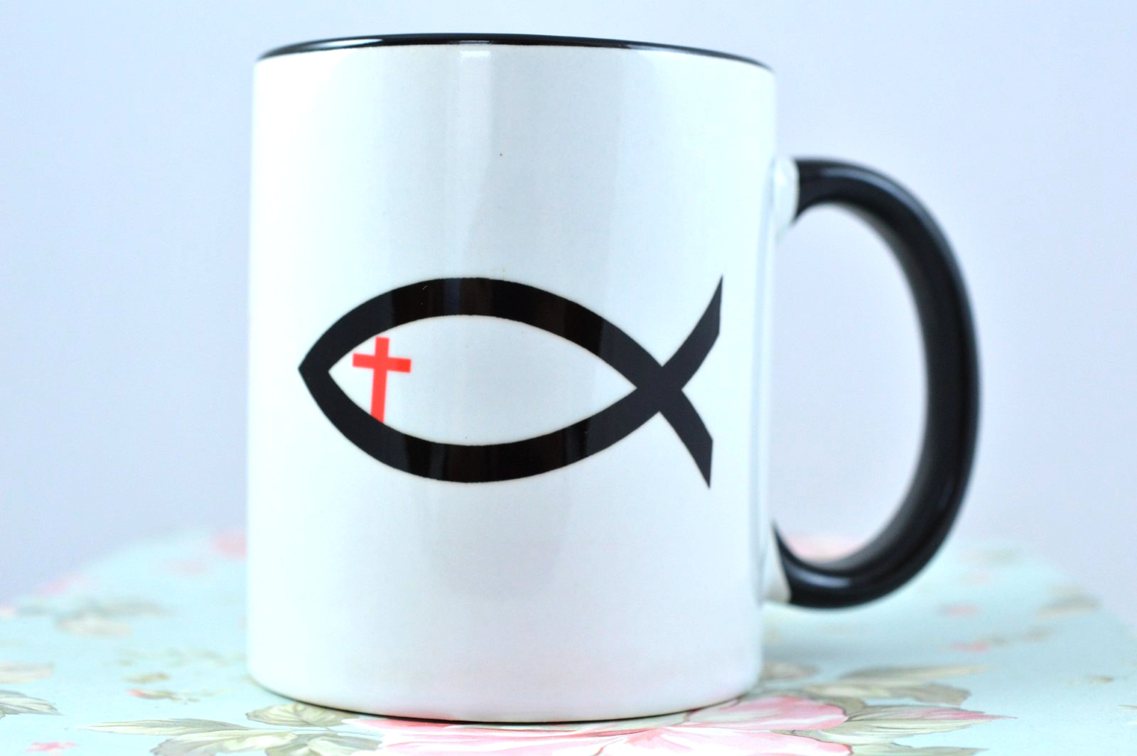 Cana alba cu coada neagra, cruce rosie Cana alba cu coada neagra, cruce rosie