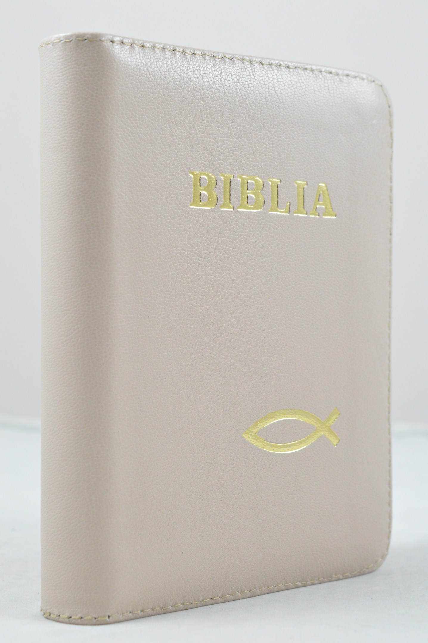 Biblia format mic, din piele, culoare bej, index, fermoar, margini argintii,simbolul peste, cuv. lui Isus in rosu [047 PFI]