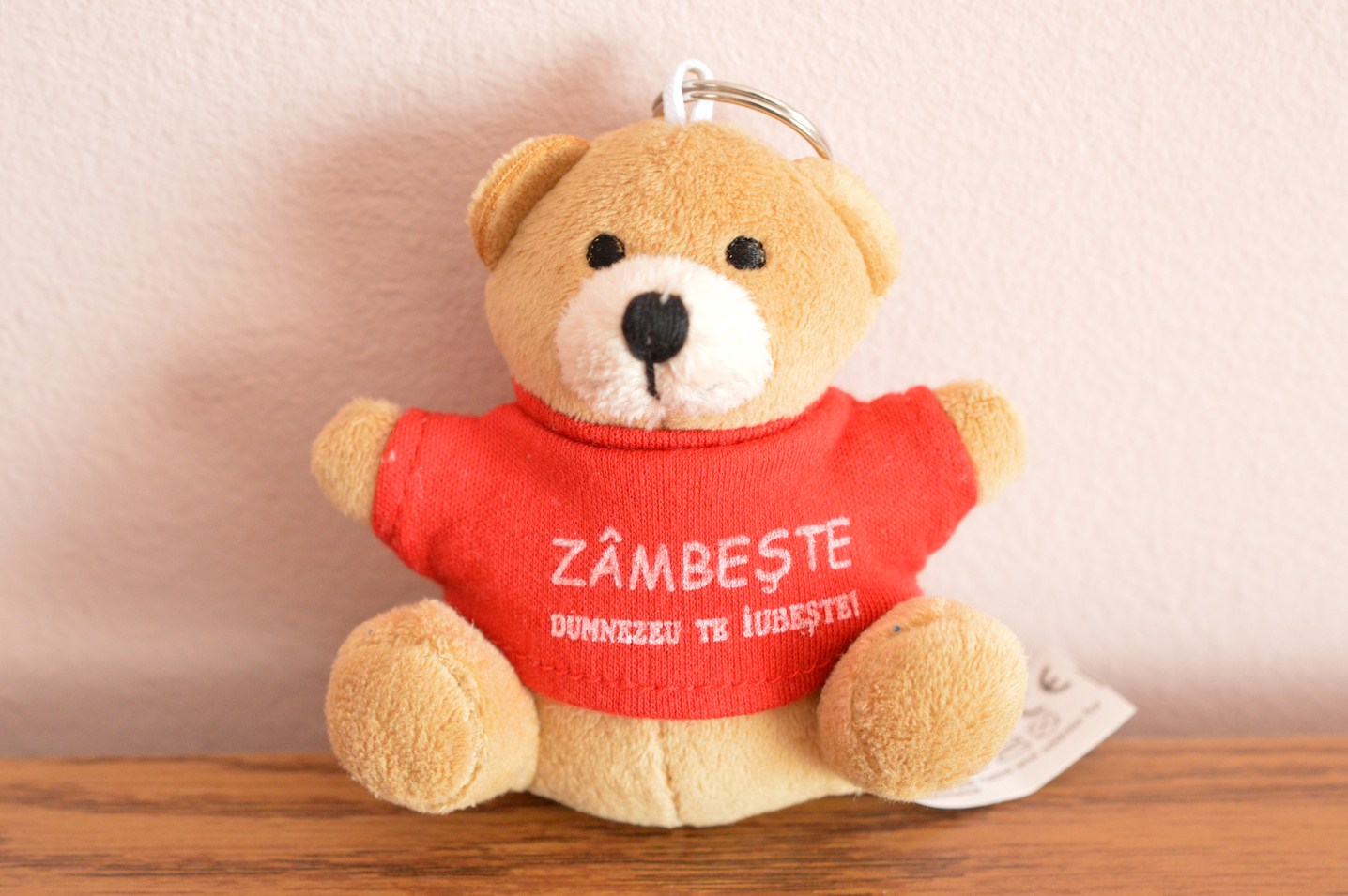 Breloc Ursulet plus rosu Zambeste Isus te iubeste! Breloc Ursulet plus rosu Zambeste Isus te iubeste!