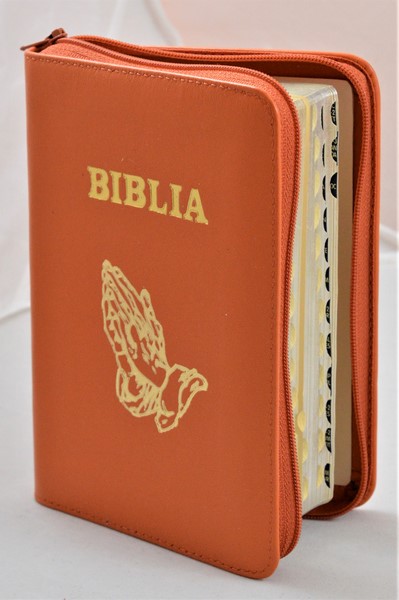 Biblia format mic, din piele, culoare portocalie, index, fermoar, margini argintii, simbolul maini in ruga, cuv. lui Isus in rosu [047 PFI]