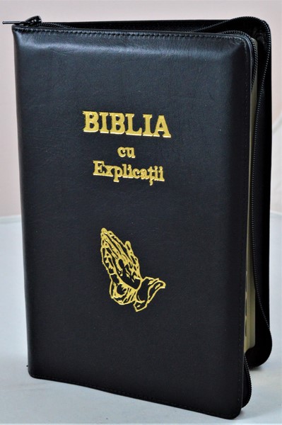 Biblia cu explicatii + concordanta biblica, piele naturala, neagra, fermoar, index, aurita, cuv. lui Isus cu rosu, simbol maini [CO 77 PFI]