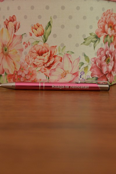 Pix cu mesaj crestin -Roaga-te neincetat! (roz deschis) Pix cu mesaj crestin -Roaga-te neincetat! (roz deschis)