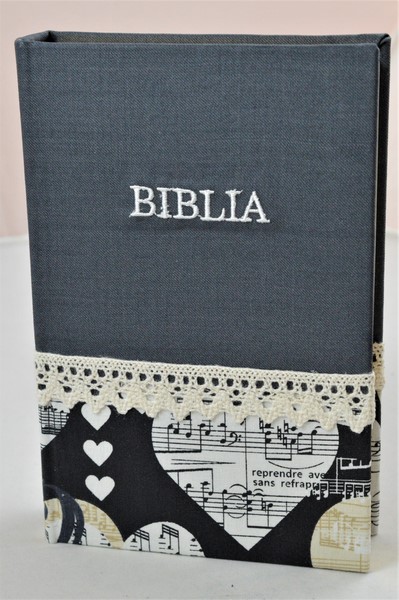 Biblia handmade, marime medie, coperta cartonata textila, gri inchis/motiv muzical, margini aurii [SI 052 HM]