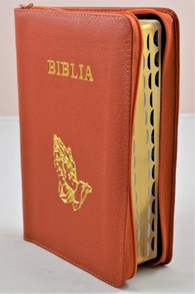 Biblie din piele, marime medie, culoare, caramiziu, simbol maini in rugaciune, fermoar, index, margini aurii, cuv. lui Isus cu rosu [SB 057 PFI]