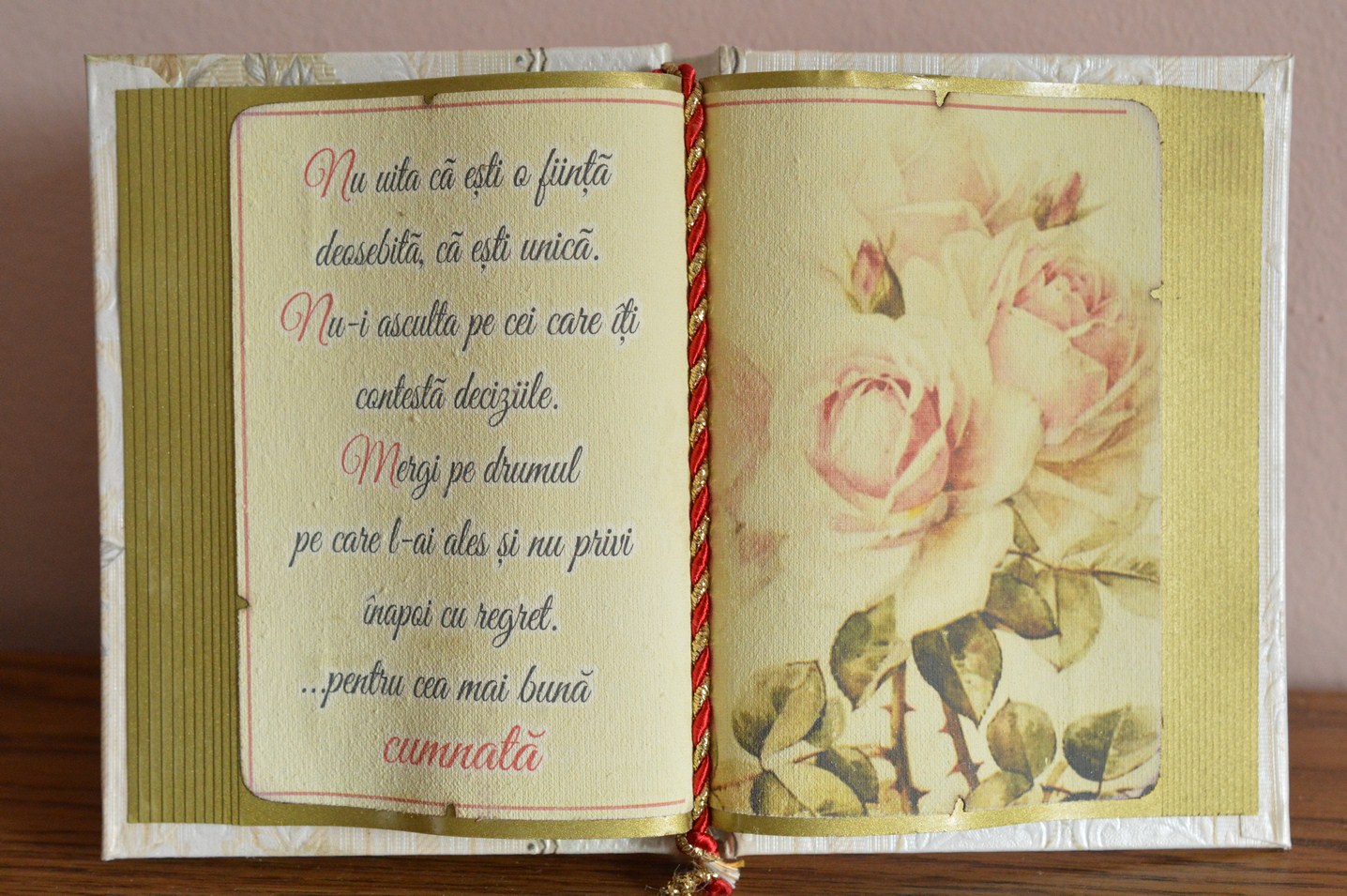 Carte decorativa - Nu uita ca esti o fiinta... (14x21 cm) Carte decorativa - Nu uita ca esti o fiinta... (14x21 cm)