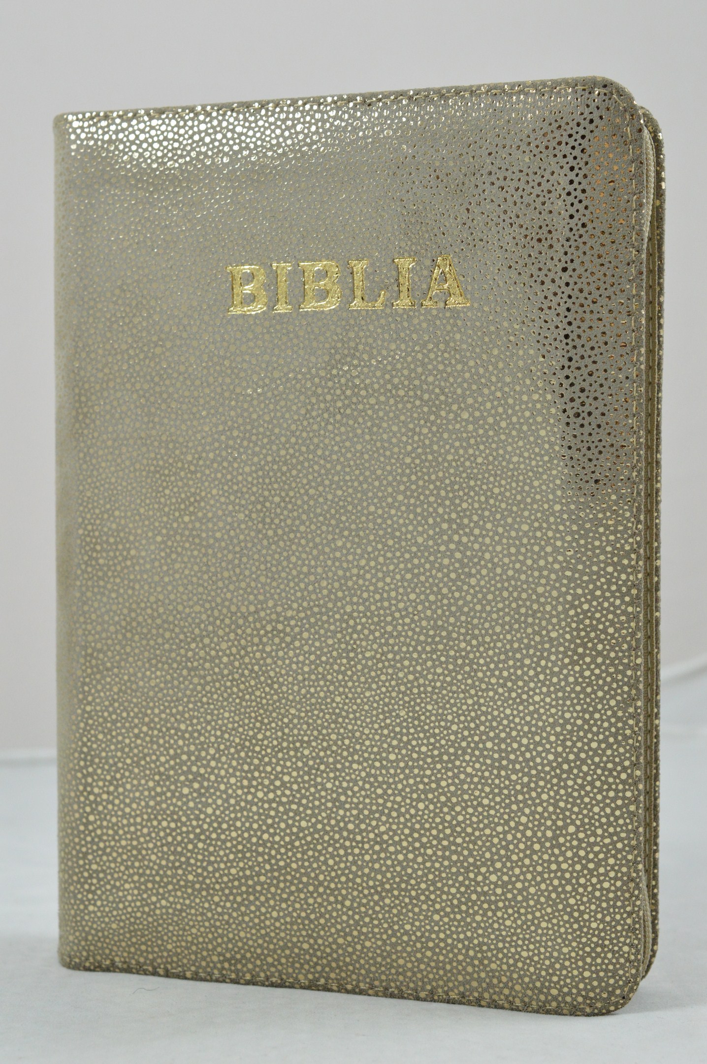 Biblia din piele, marime medie,  crem cu imprimeu auriu , fermoar, simbol simpla, cuv. lui Isus cu rosu [053]