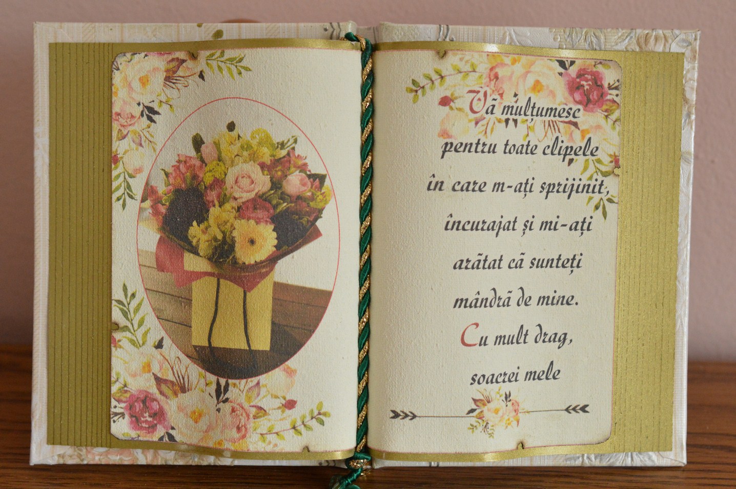 Carte decorativa - ...Cu mult drag, soacrei mele (14x21 cm) Carte decorativa - ...Cu mult drag, soacrei mele (14x21 cm)