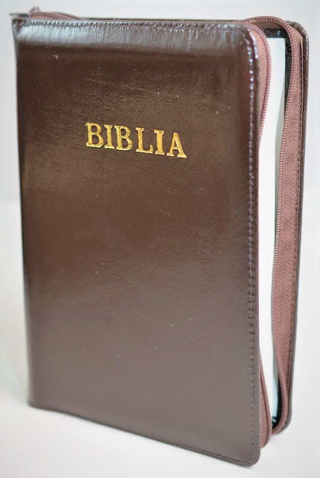 Biblia din piele, marime medie, culoare maro inchis lacuit, fermoar, cuv. lui Isus cu rosu [053]