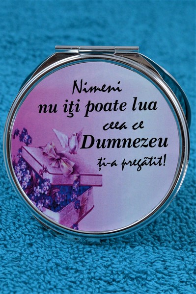 Oglinda de poseta - Nimeni nu iti poate lua ceea ce Dumnezeu ti-a pregatit Oglinda de poseta - Nimeni nu iti poate lua ceea ce Dumnezeu ti-a pregatit