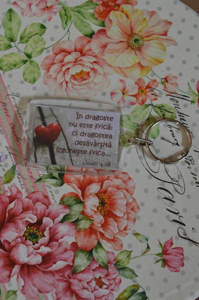 Breloc - In dragoste nu este frica... Breloc - In dragoste nu este frica...