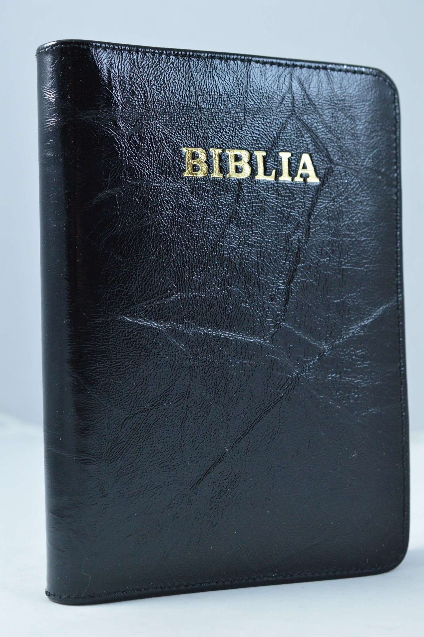 Biblia din piele, medie, negru, fermoar, aurita, cuv. lui Isus cu rosu [052]