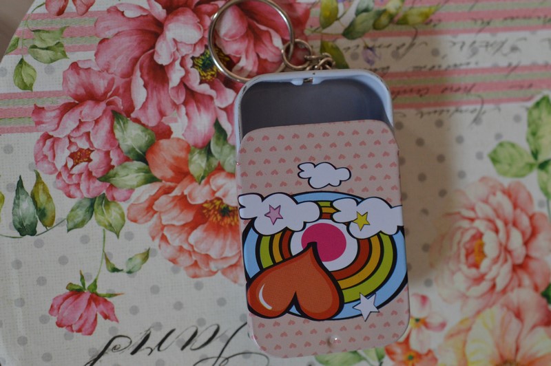 Breloc cu cutie metalica Breloc cu cutie metalica