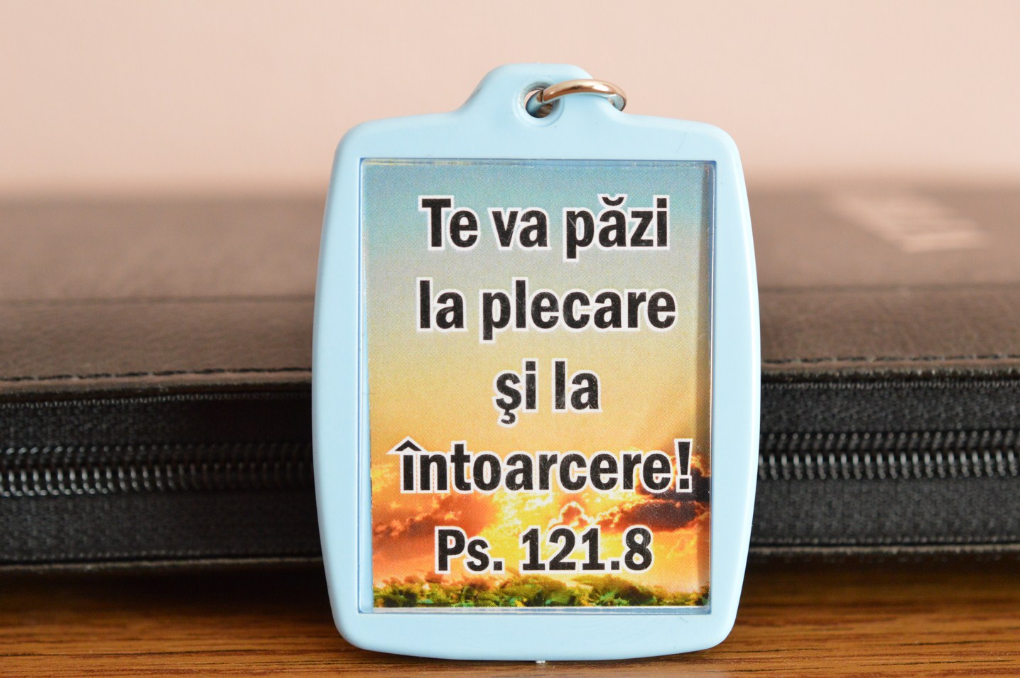 Breloc rama color, Te va pazi la plecare si la intoarcere/Fii atent la volan! Breloc rama color, Te va pazi la plecare si la intoarcere/Fii atent la volan!