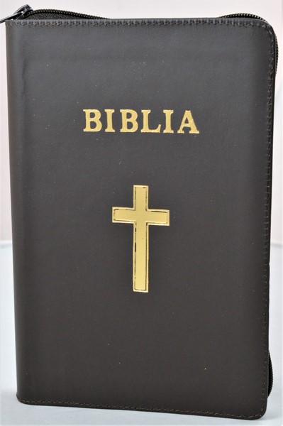 Biblia NTR (Noua Traducere), coperta piele, maro, simbol cruce, fermoar, argintata - editia 3 revizuita Biblia NTR (Noua Traducere), coperta piele, maro, simbol cruce, fermoar, argintata - editia 3 revizuita
