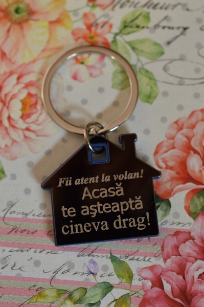 Breloc metalic - Fii atent la volan!