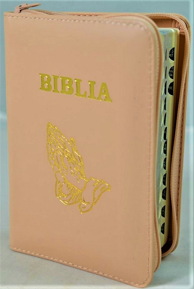 Biblia format mic, din piele, culoare crem, index, fermoar, margini argintii, simbolul maini in ruga, cuv. lui Isus in rosu [047 PFI]
