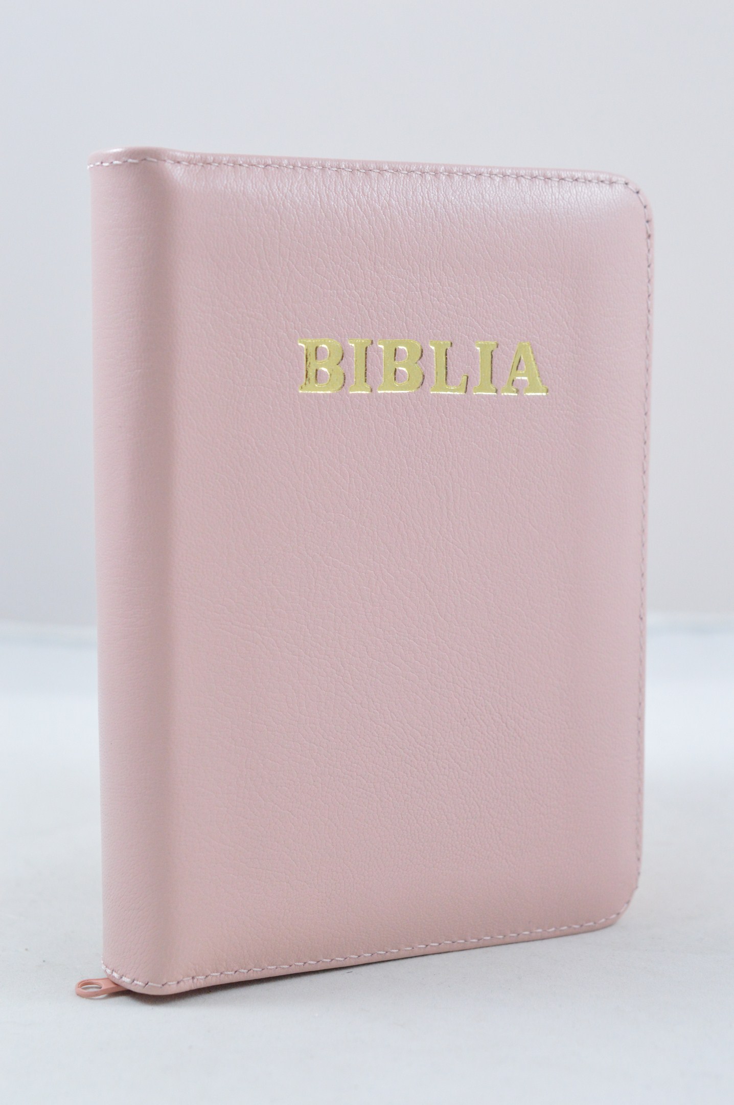 Biblie din piele, mica,crem-roz pal, fermoar, margini albe, cuv. lui Isus in rosu [043 PF]