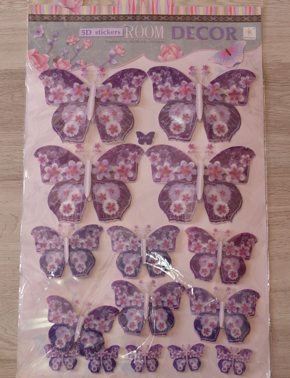 Fluturi decorativi 5D (set 15 buc) mov cu floricele Fluturi decorativi 5D (set 15 buc) mov cu floricele