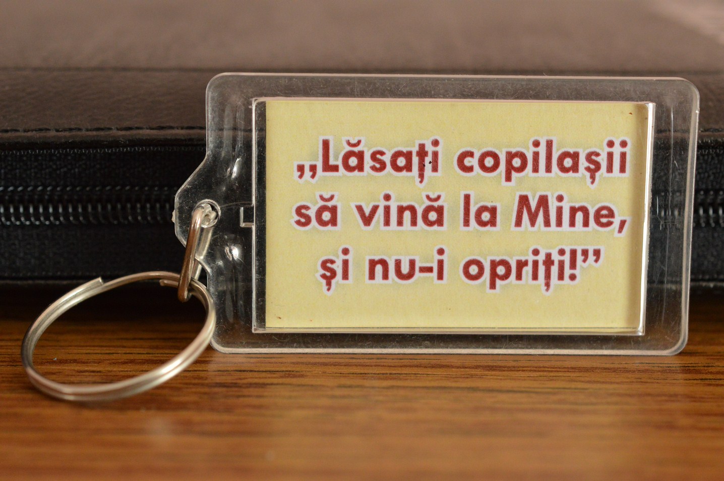 Breloc cu mesaj crestin - Lasati copilasii sa vina la mine, Breloc cu mesaj crestin - Lasati copilasii sa vina la mine,