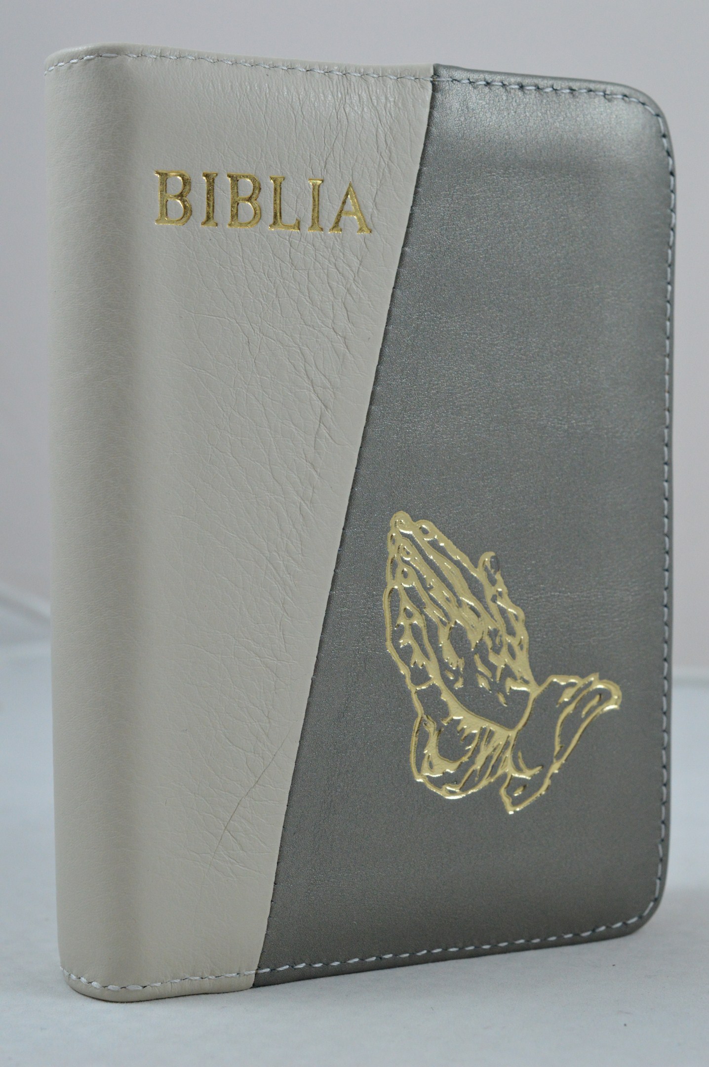 Biblie din piele, dimensiune mica, bej/gri , , simbol maini in ruga, cuv. lui Isus in rosu [043 A]
